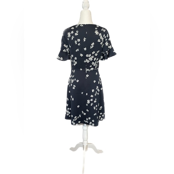 Banana Republic NWT Navy Floral Flutter Sleeve Fit-and-Flare Dress - Size “2” - Picture 5 of 6